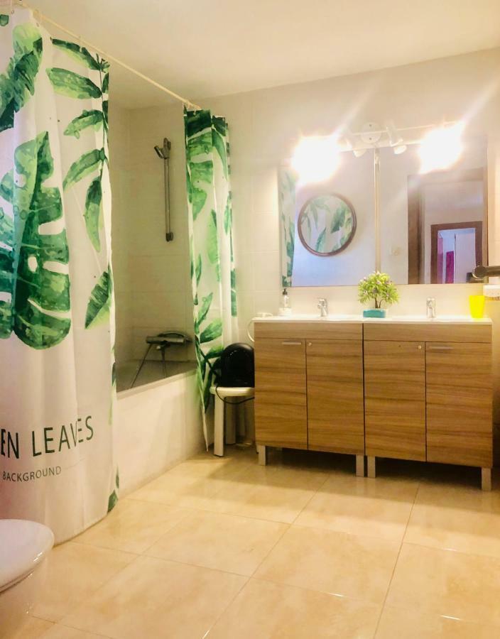 Gran Casa Con Terraza A 3 Min Playa Con Wifi - Rodeada De Servicios Roquetas de Mar Eksteriør bilde